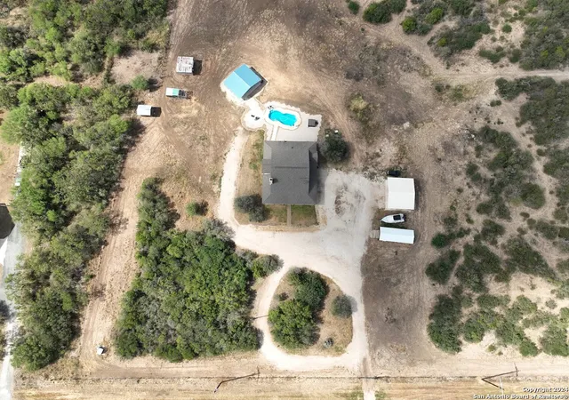 $669,990 | 858 Ranch To Market 187, Sabinal, TX 78881