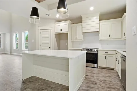 $424,500 | 201 Legacy Boulevard, Weatherford, TX 76085