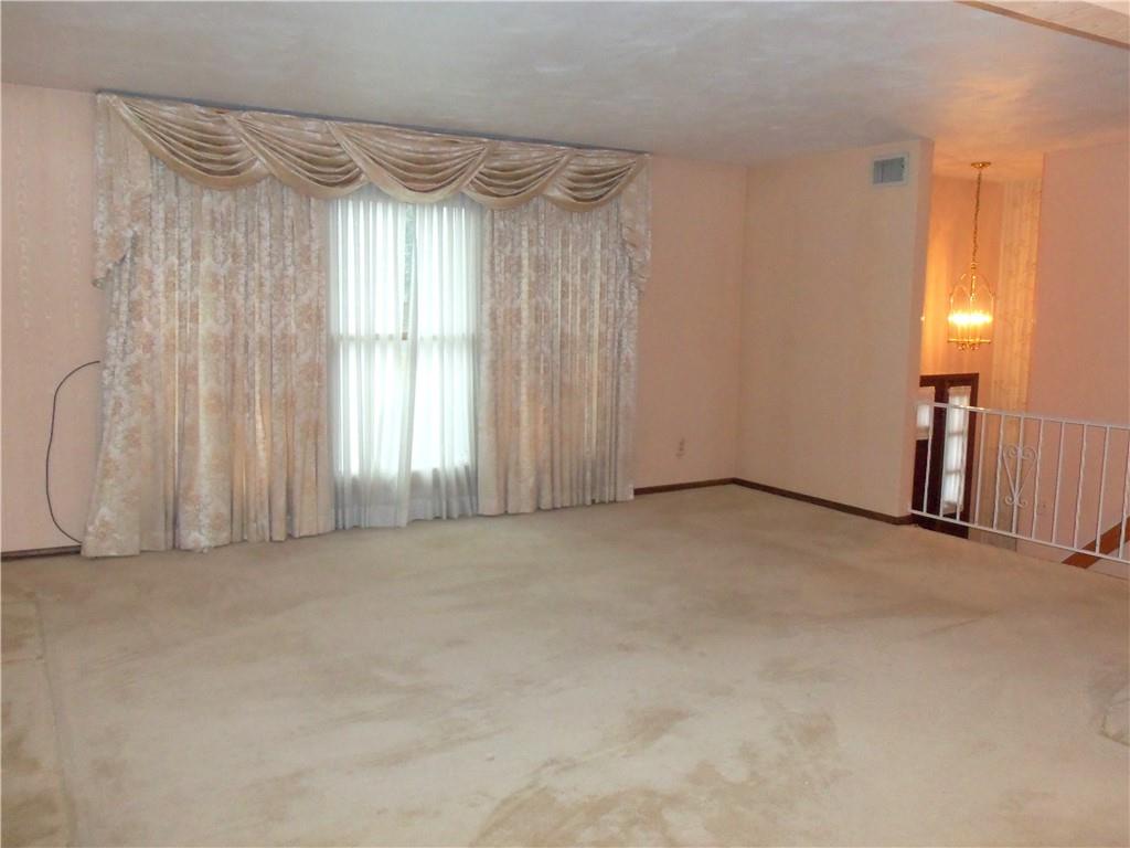 145 Wren Way Washington, PA 15301 - Photo 4 of 37