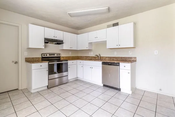 $1,940 | 452 Matterhorn Street, Cedar Hill, TX 75104