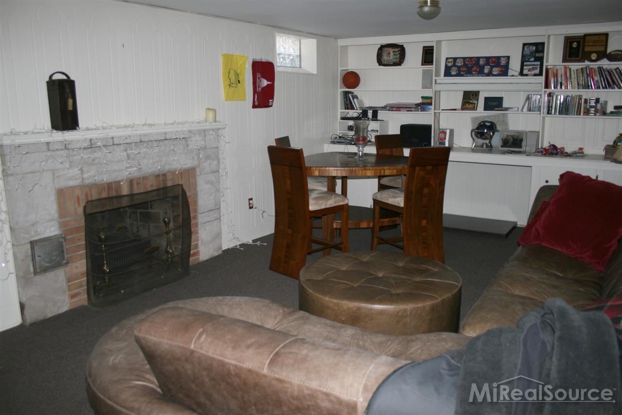 1161 Whittier Road Grosse Pointe Park, MI 48230 - Photo 13 of 15