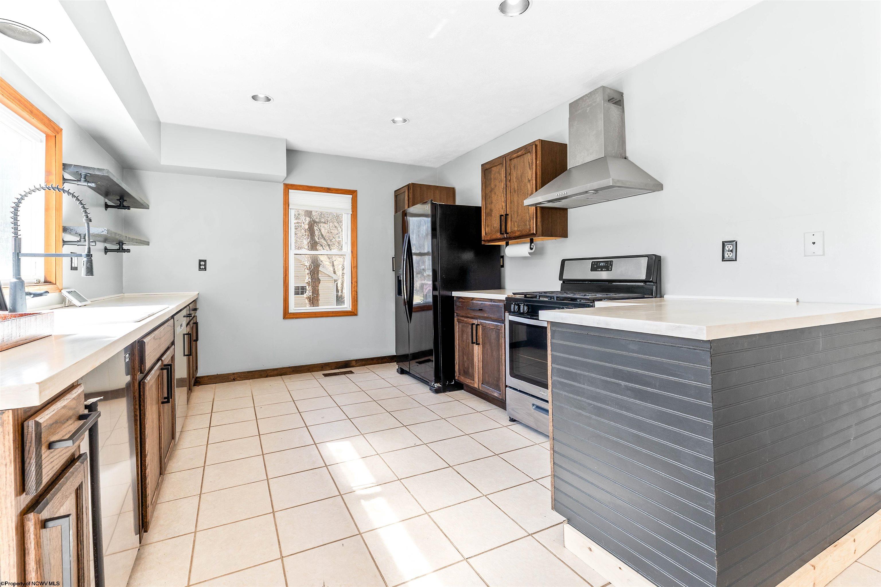 3236 Ridgedale Road Morgantown, WV 26508 - Photo 5 of 46 Gallery Image 5