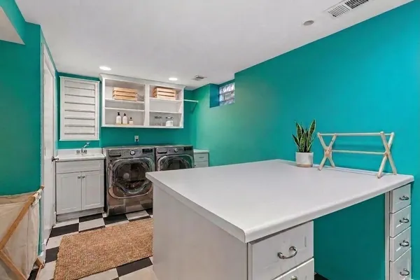 $599,000 | 609 Waterman Circle, Edina, MN 55343