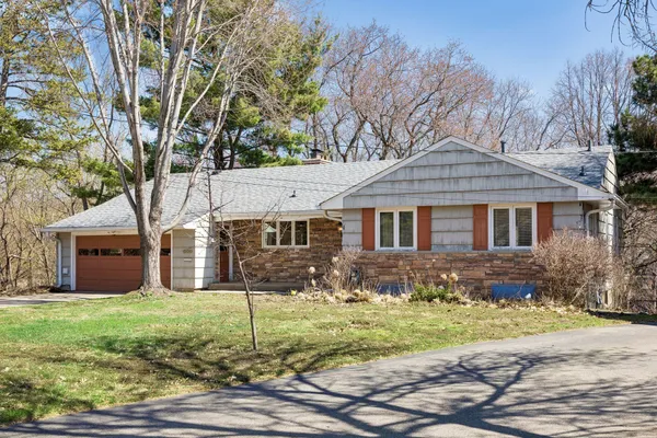 $599,000 | 609 Waterman Circle, Edina, MN 55343