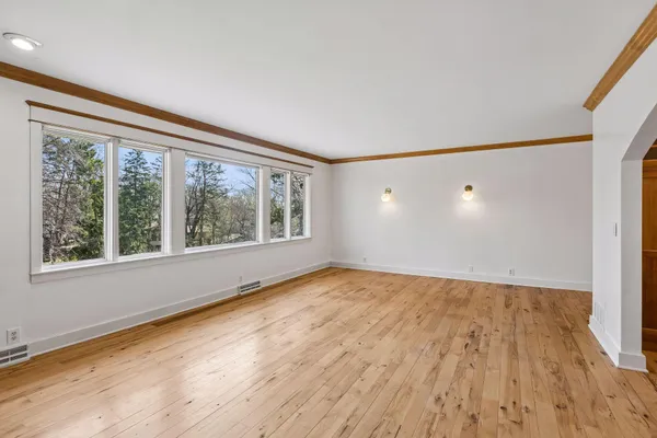 $599,000 | 609 Waterman Circle, Edina, MN 55343