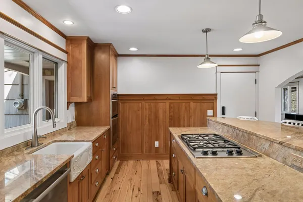 $599,000 | 609 Waterman Circle, Edina, MN 55343