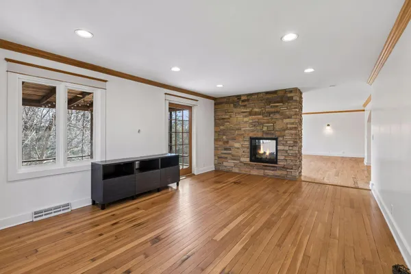 $599,000 | 609 Waterman Circle, Edina, MN 55343