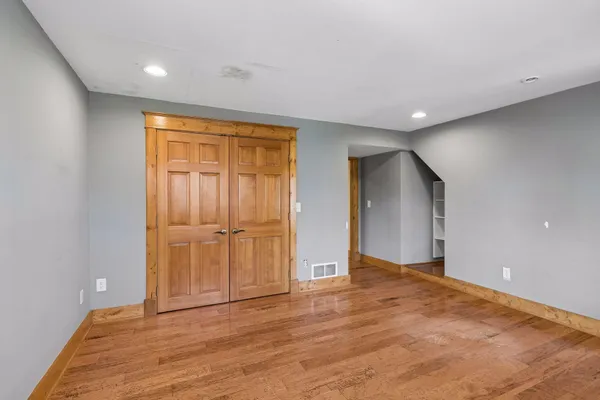 $599,000 | 609 Waterman Circle, Edina, MN 55343