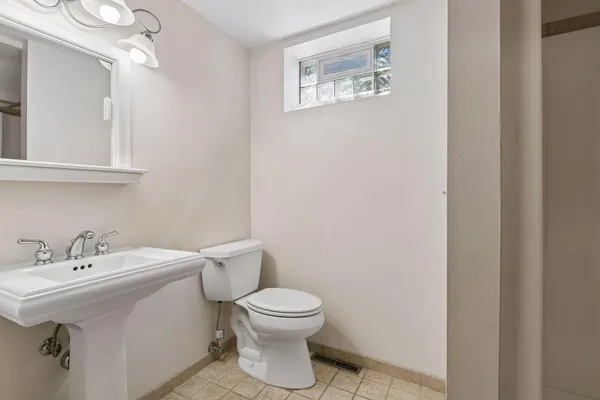 $599,000 | 609 Waterman Circle, Edina, MN 55343