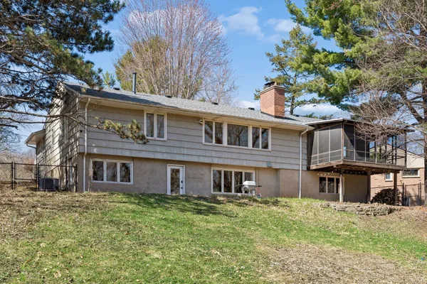 $599,000 | 609 Waterman Circle, Edina, MN 55343