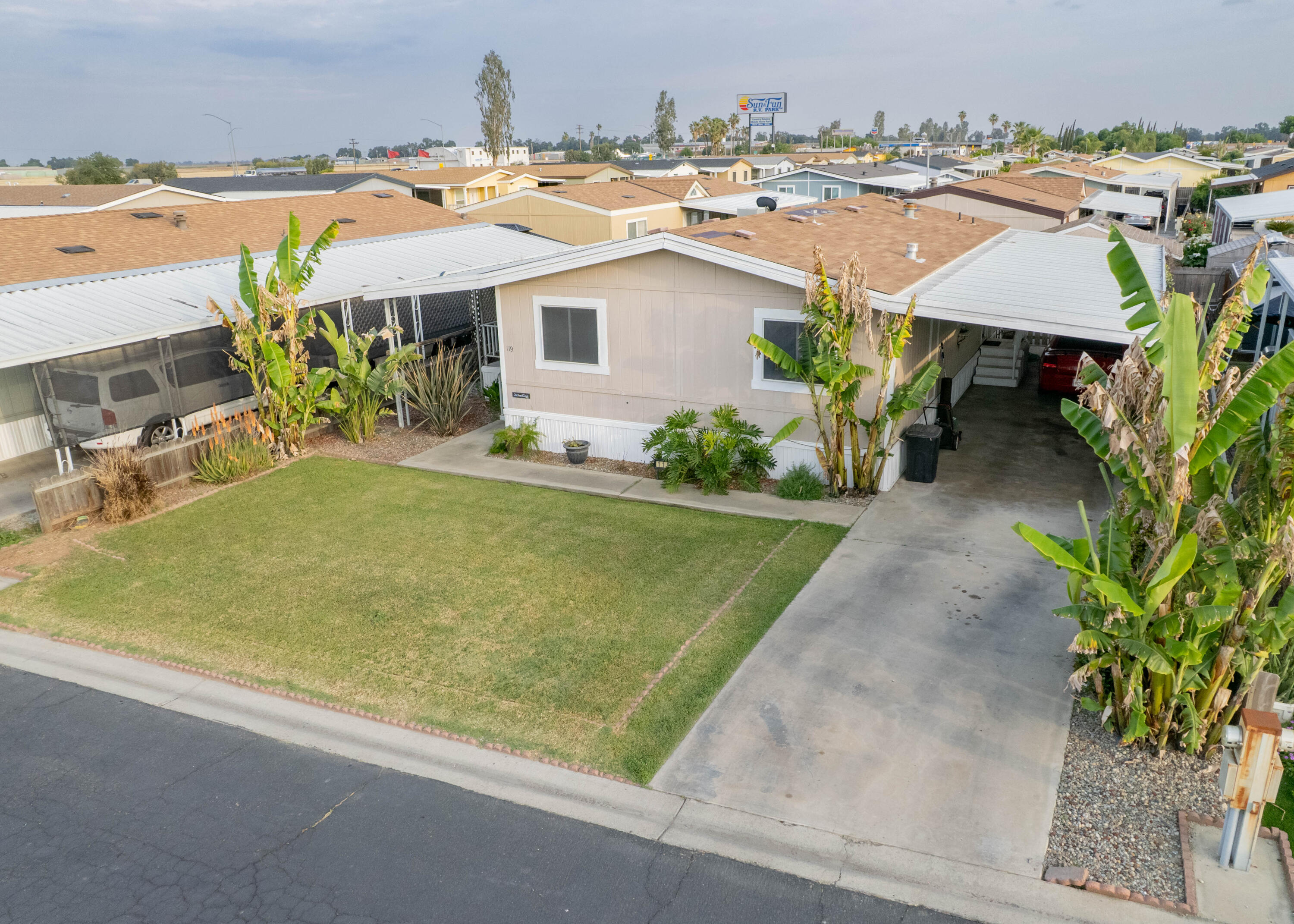 900 East Rankin Road, Unit 119 Tulare, CA 93274 - Photo 3 of 19 5 (4)