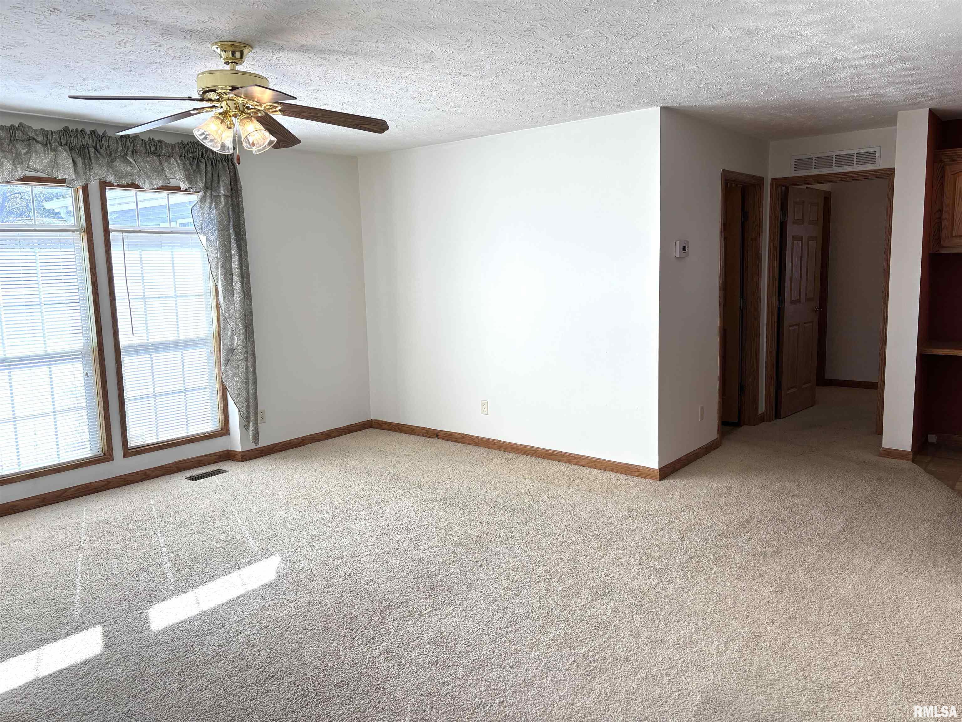 2800 Vía Rosso, Unit 134 Springfield, IL 62703 - Photo 11 of 64 Gallery Image 11