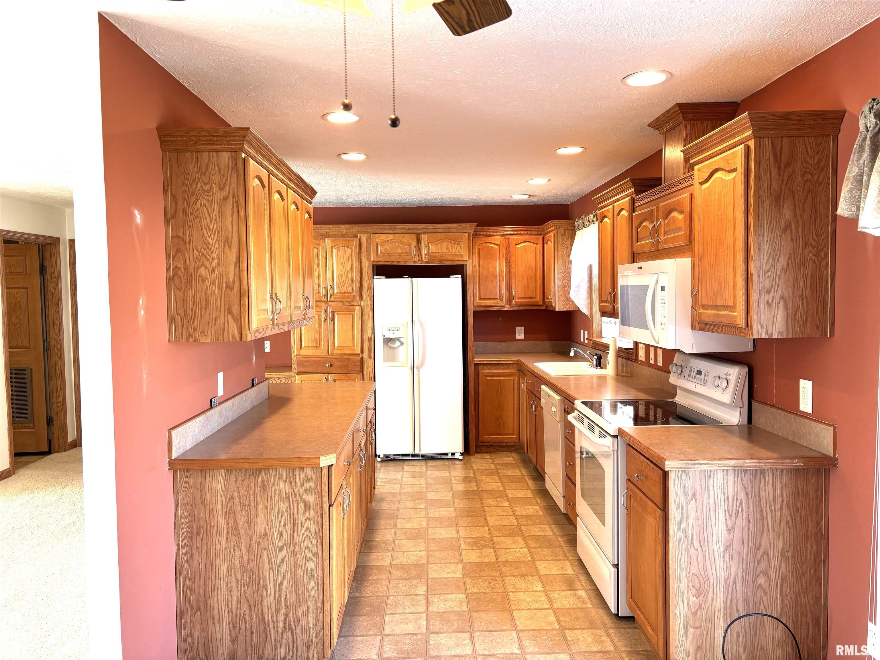 2800 Vía Rosso, Unit 134 Springfield, IL 62703 - Photo 15 of 64 Gallery Image 15