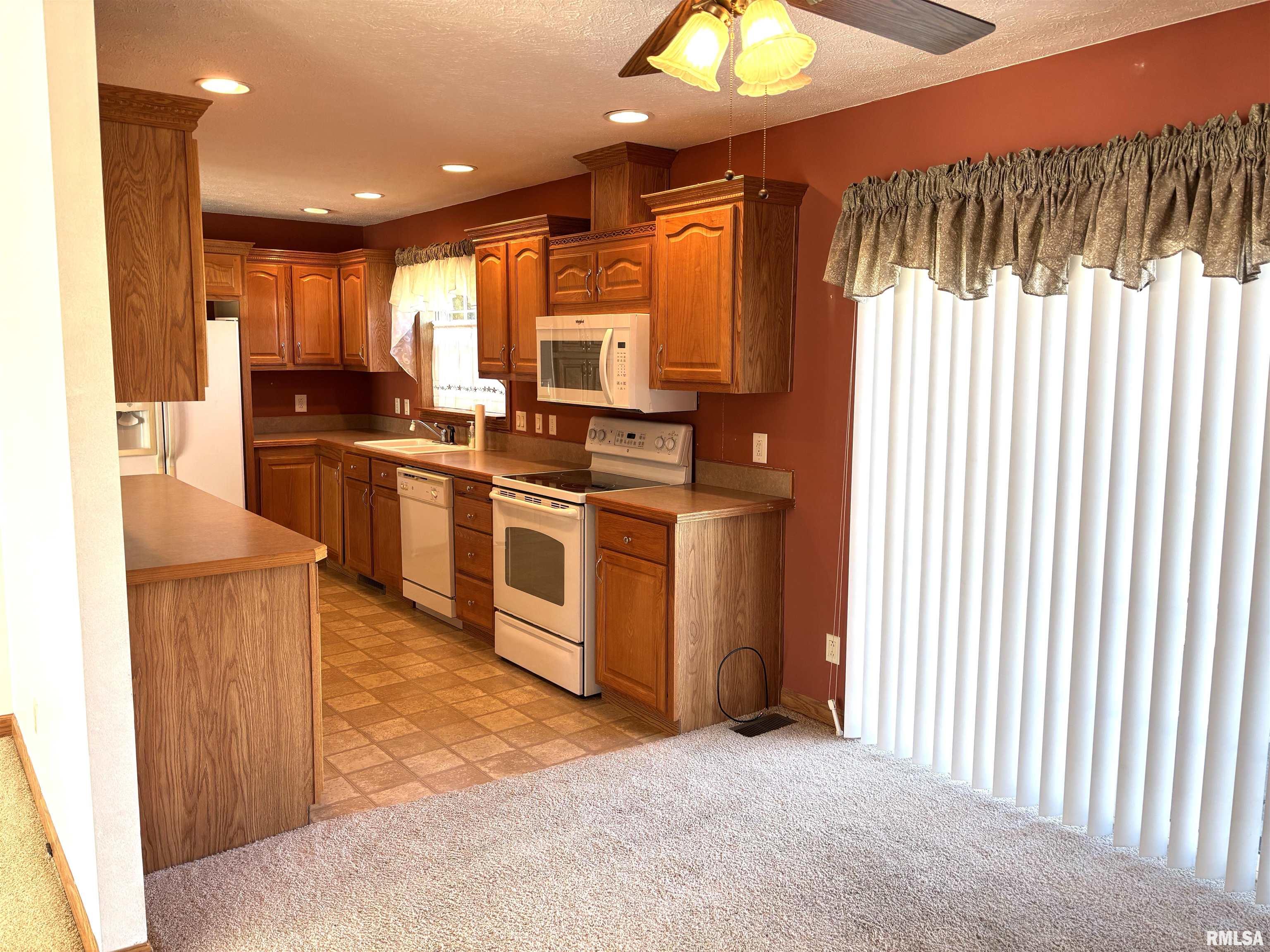 2800 Vía Rosso, Unit 134 Springfield, IL 62703 - Photo 17 of 64 Gallery Image 17