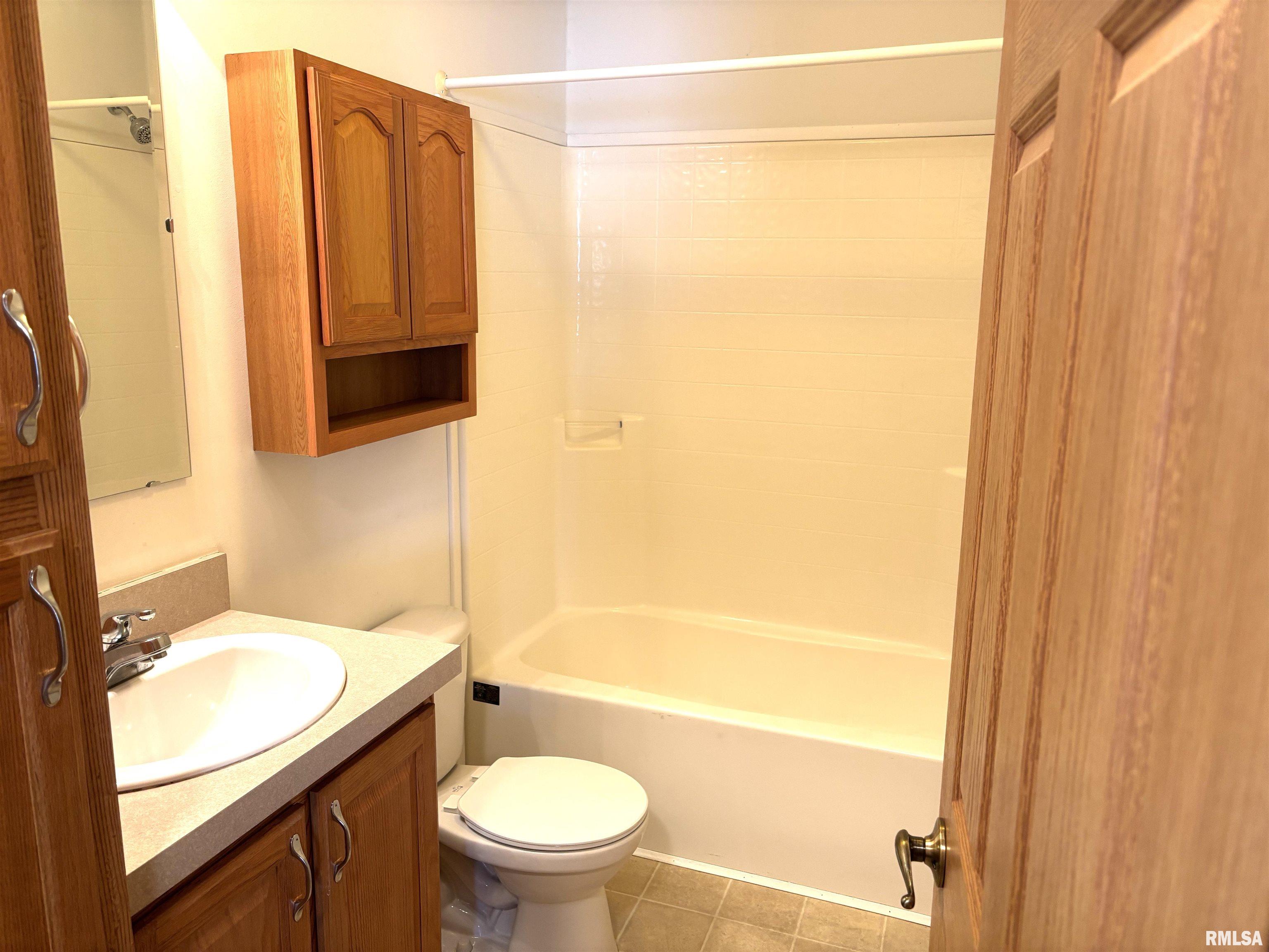 2800 Vía Rosso, Unit 134 Springfield, IL 62703 - Photo 32 of 64 Gallery Image 32
