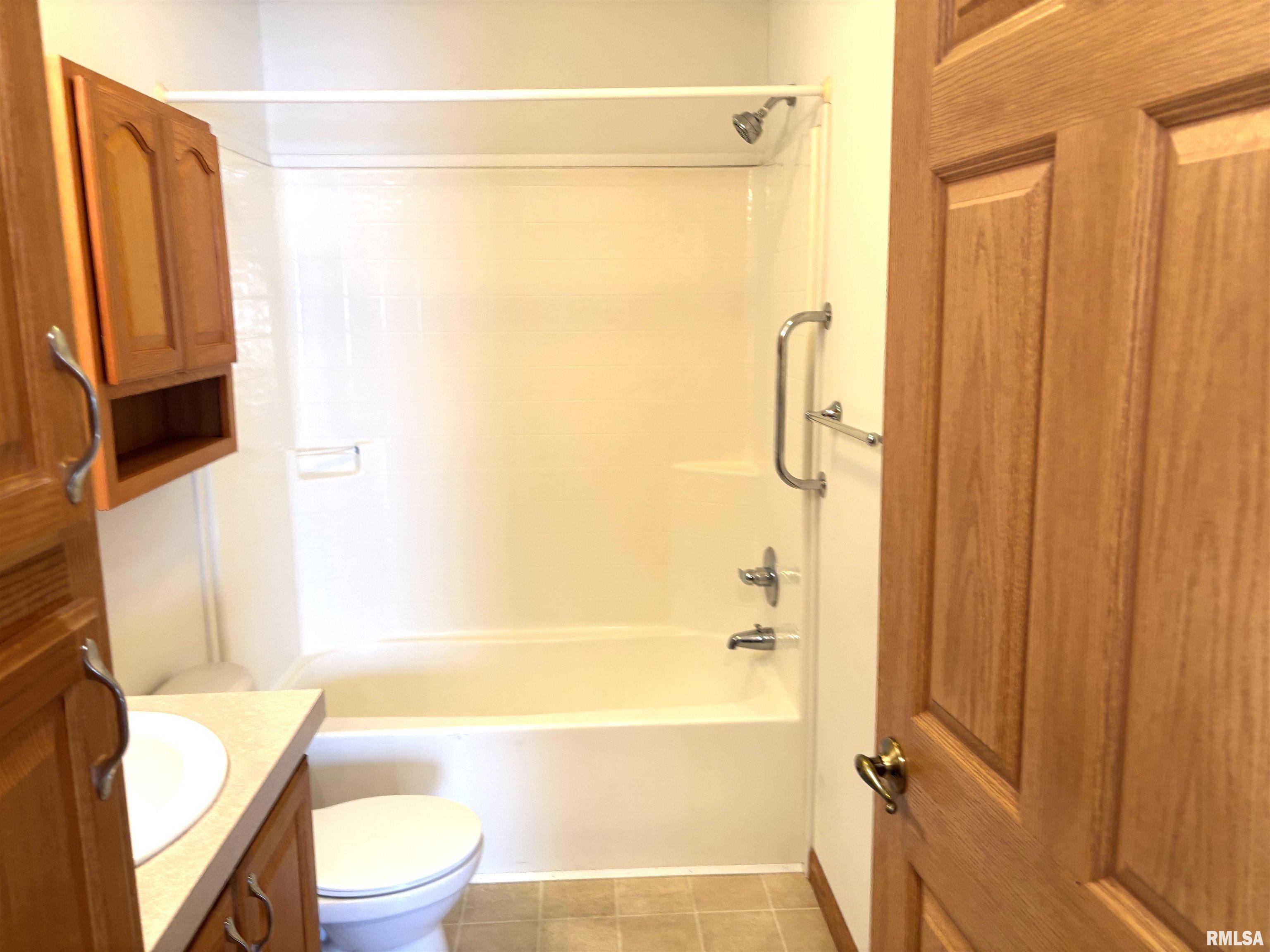 2800 Vía Rosso, Unit 134 Springfield, IL 62703 - Photo 33 of 64 Gallery Image 33