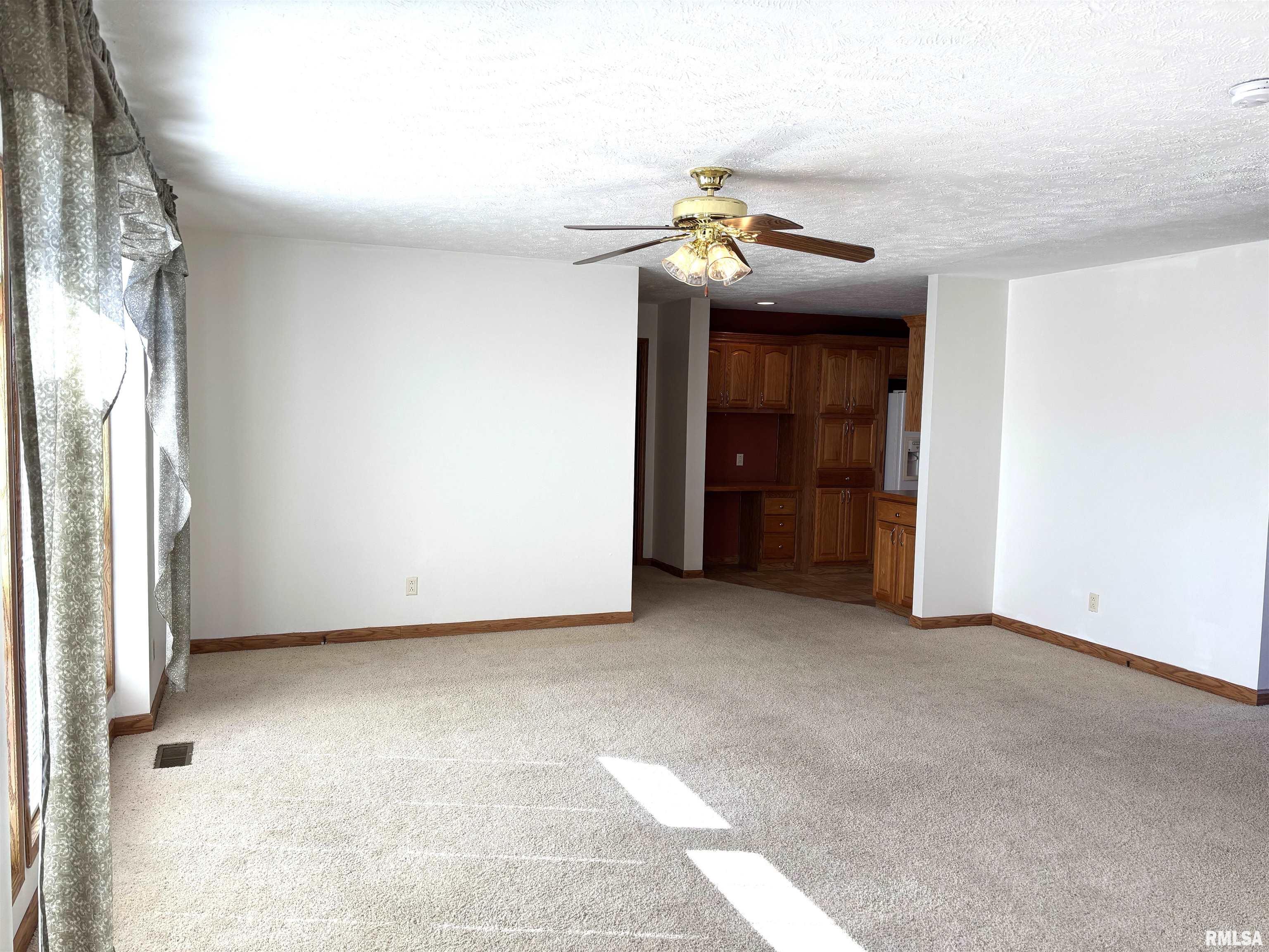 2800 Vía Rosso, Unit 134 Springfield, IL 62703 - Photo 7 of 64 Gallery Image 7