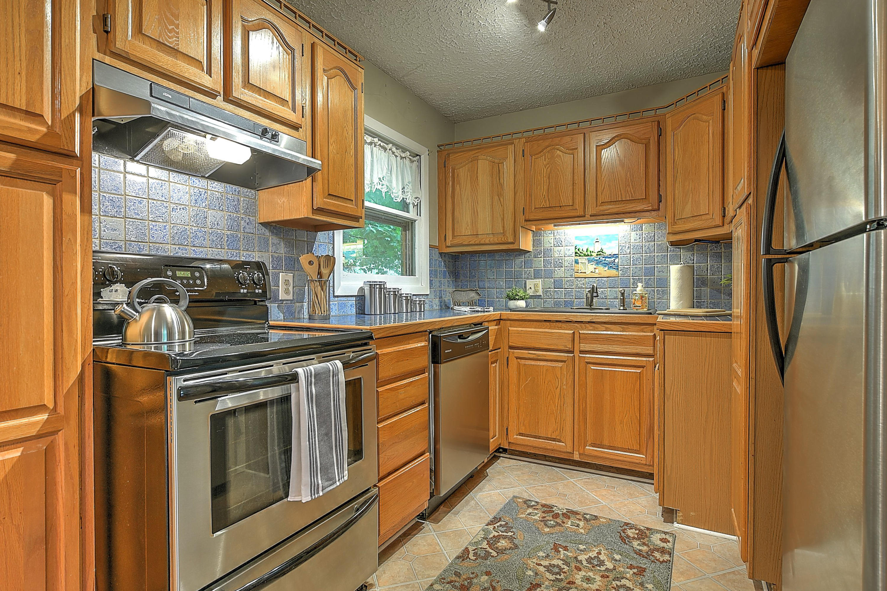 2003 Cherokee Road Johnson City, TN 37604 - Photo 12 of 40 2003 Cherokee Rd-12