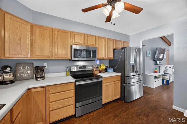 $250,000 | 1914 Zschokke Street, Highland, IL 62249