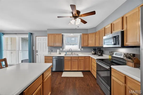 $250,000 | 1914 Zschokke Street, Highland, IL 62249