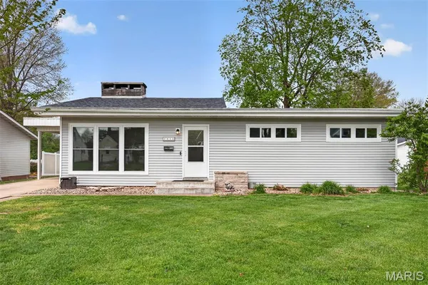 $250,000 | 1914 Zschokke Street, Highland, IL 62249