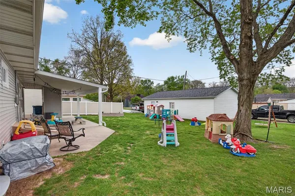 $250,000 | 1914 Zschokke Street, Highland, IL 62249