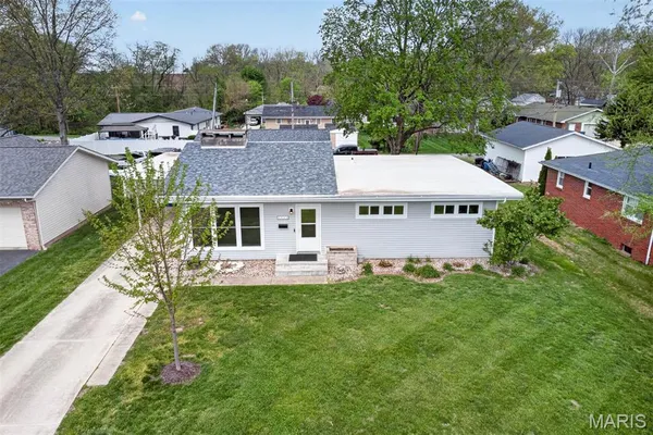 $250,000 | 1914 Zschokke Street, Highland, IL 62249