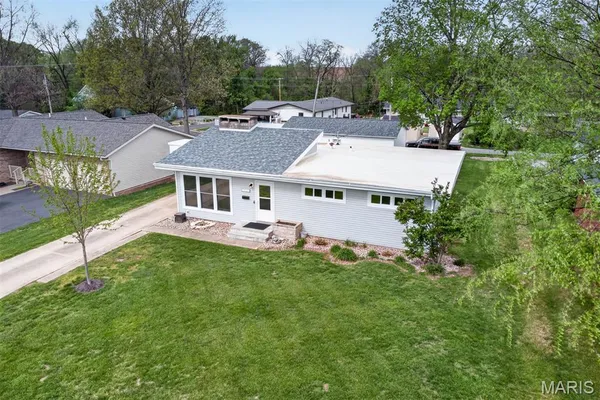 $250,000 | 1914 Zschokke Street, Highland, IL 62249