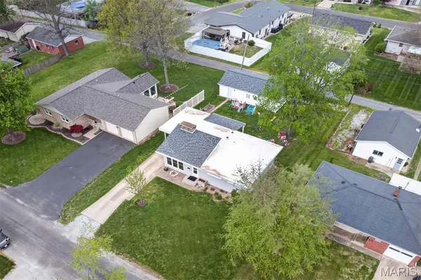 $250,000 | 1914 Zschokke Street, Highland, IL 62249