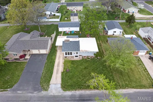 $250,000 | 1914 Zschokke Street, Highland, IL 62249