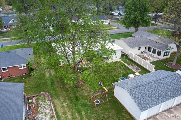 $250,000 | 1914 Zschokke Street, Highland, IL 62249