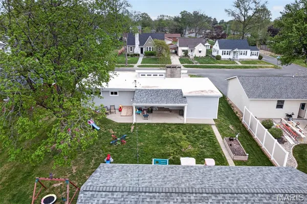 $250,000 | 1914 Zschokke Street, Highland, IL 62249