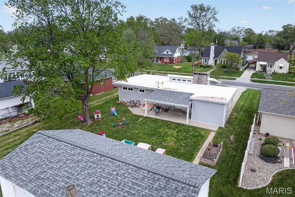 $250,000 | 1914 Zschokke Street, Highland, IL 62249