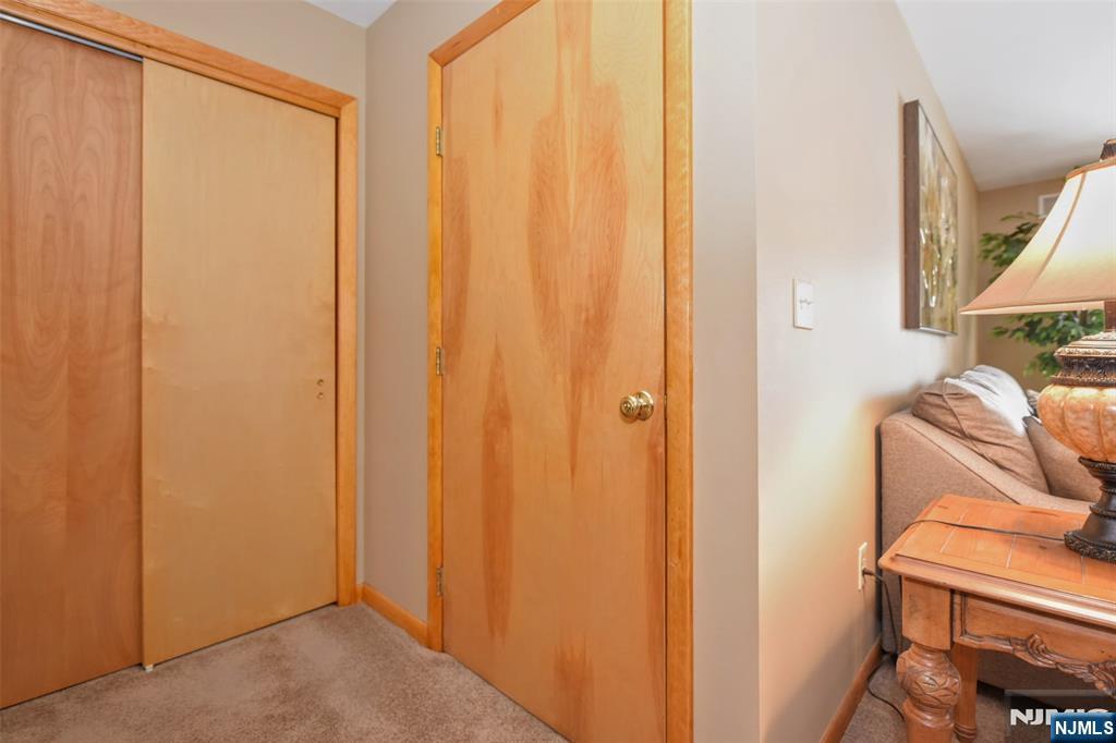 31 Smith Street Waldwick, NJ 07463 - Photo 12 of 42