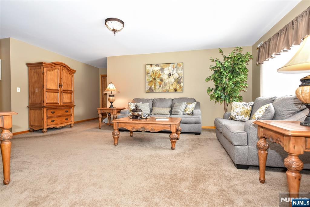 31 Smith Street Waldwick, NJ 07463 - Photo 14 of 42