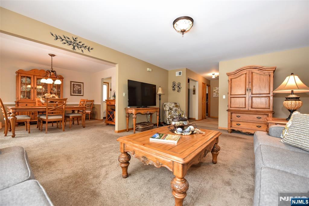 31 Smith Street Waldwick, NJ 07463 - Photo 15 of 42