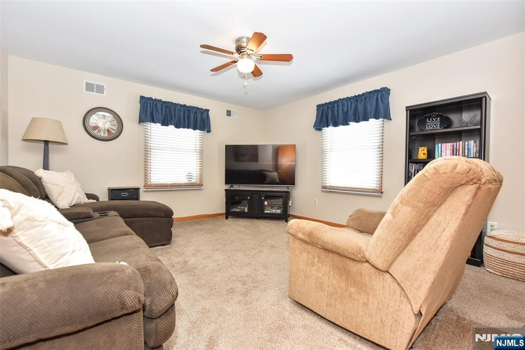 31 Smith Street Waldwick, NJ 07463 - Photo 24 of 42