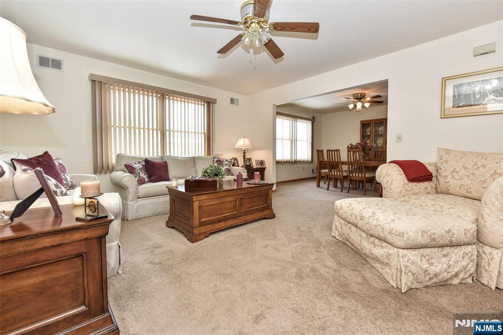 31 Smith Street Waldwick, NJ 07463 - Photo 4 of 42