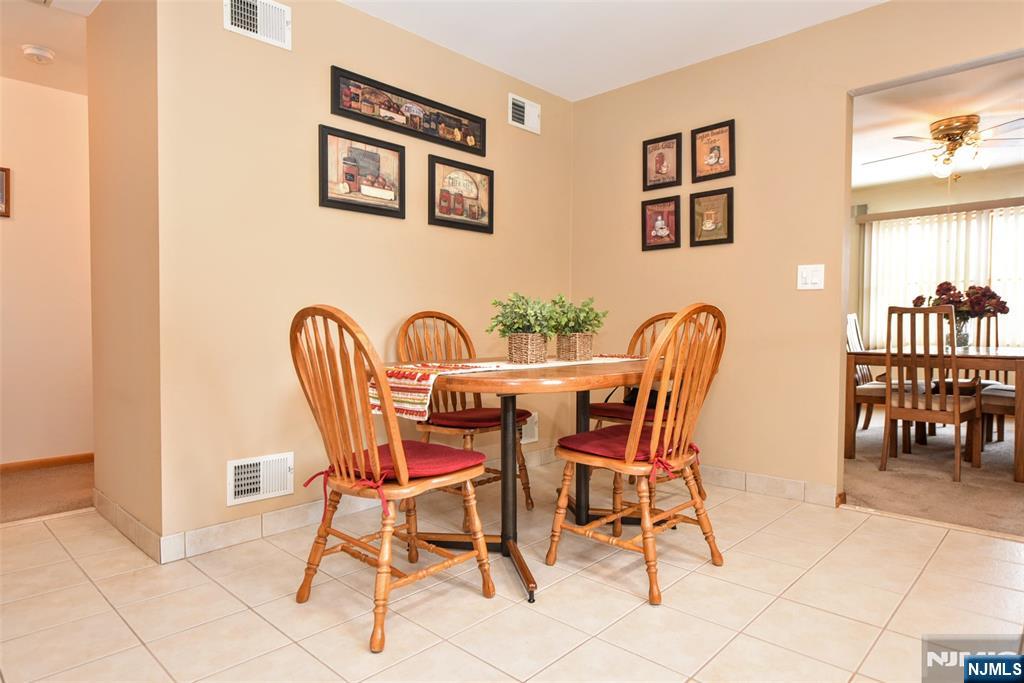 31 Smith Street Waldwick, NJ 07463 - Photo 7 of 42