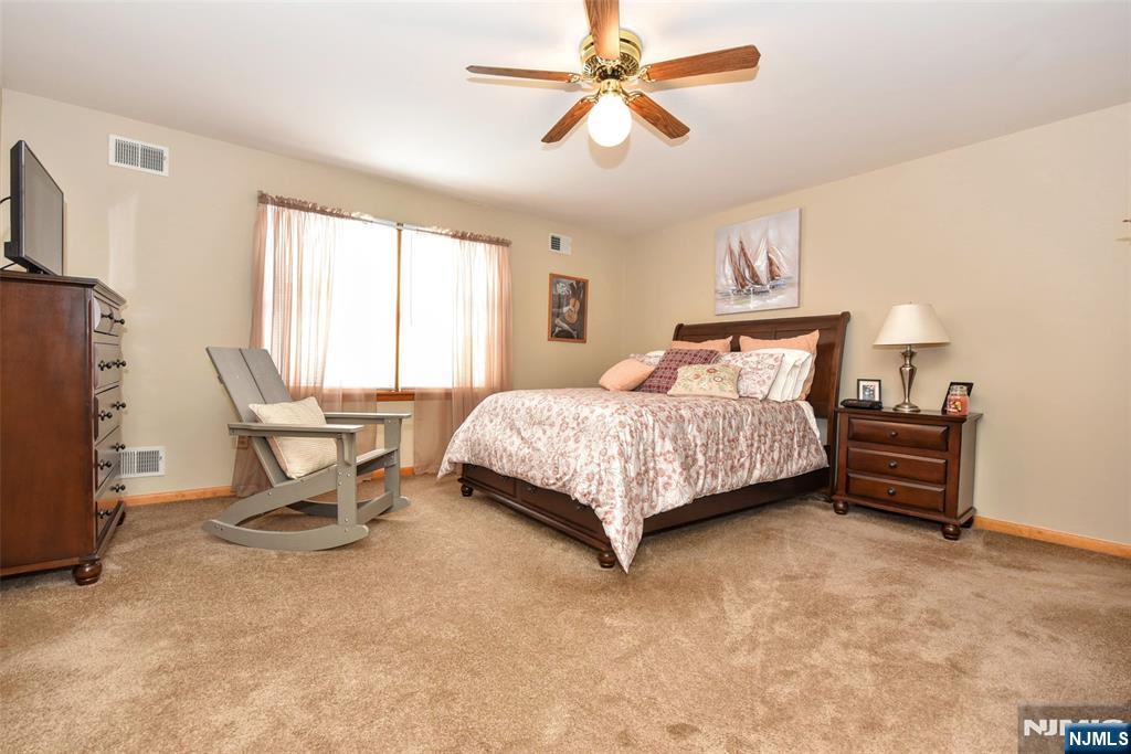 31 Smith Street Waldwick, NJ 07463 - Photo 8 of 42