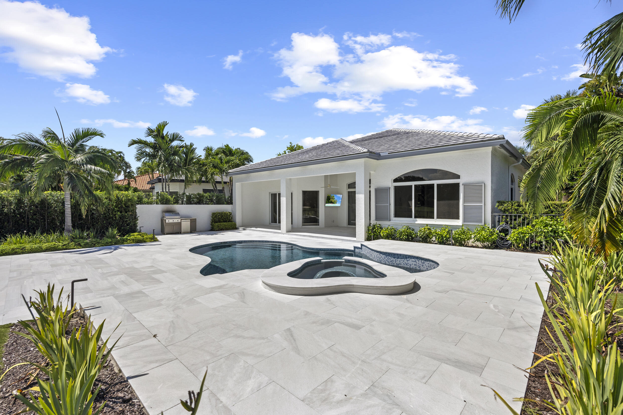 118 North Village Way Jupiter, FL 33458 - Photo 20 of 27 Spa