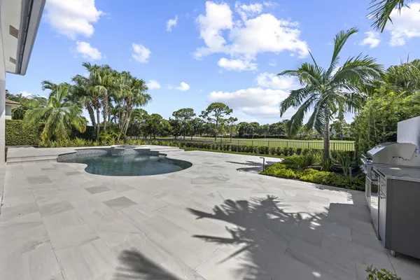 $3,750,000 | 118 North Village Way, Jupiter, FL 33458