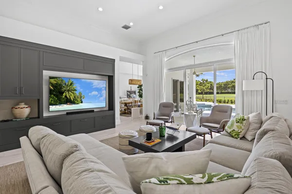 $3,750,000 | 118 North Village Way, Jupiter, FL 33458