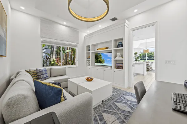 $3,750,000 | 118 North Village Way, Jupiter, FL 33458