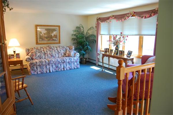29 Mc Intosh Road Chelmsford, MA 01824 - Photo 3 of 12 Gallery Image 3
