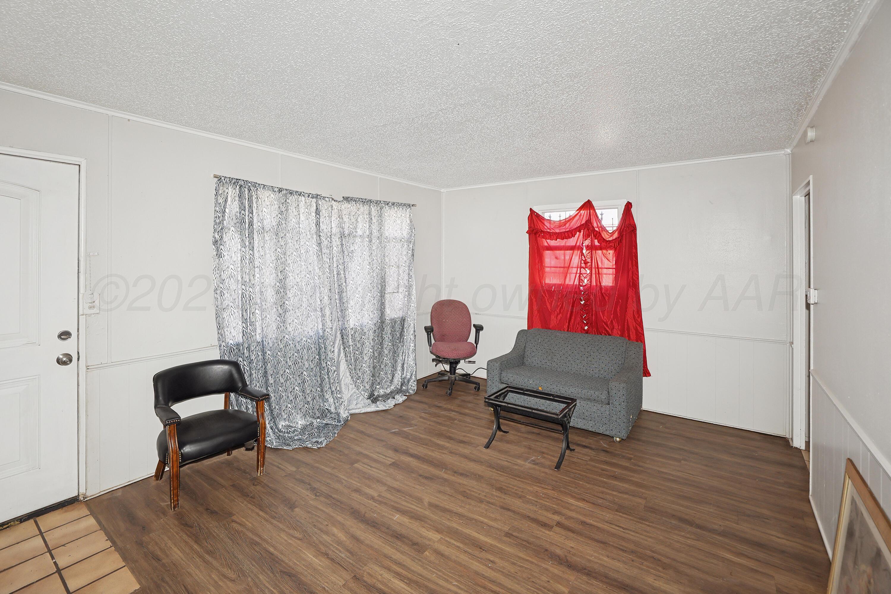 1429 Trigg Street Amarillo, TX 79104 - Photo 7 of 21 7-Living Area