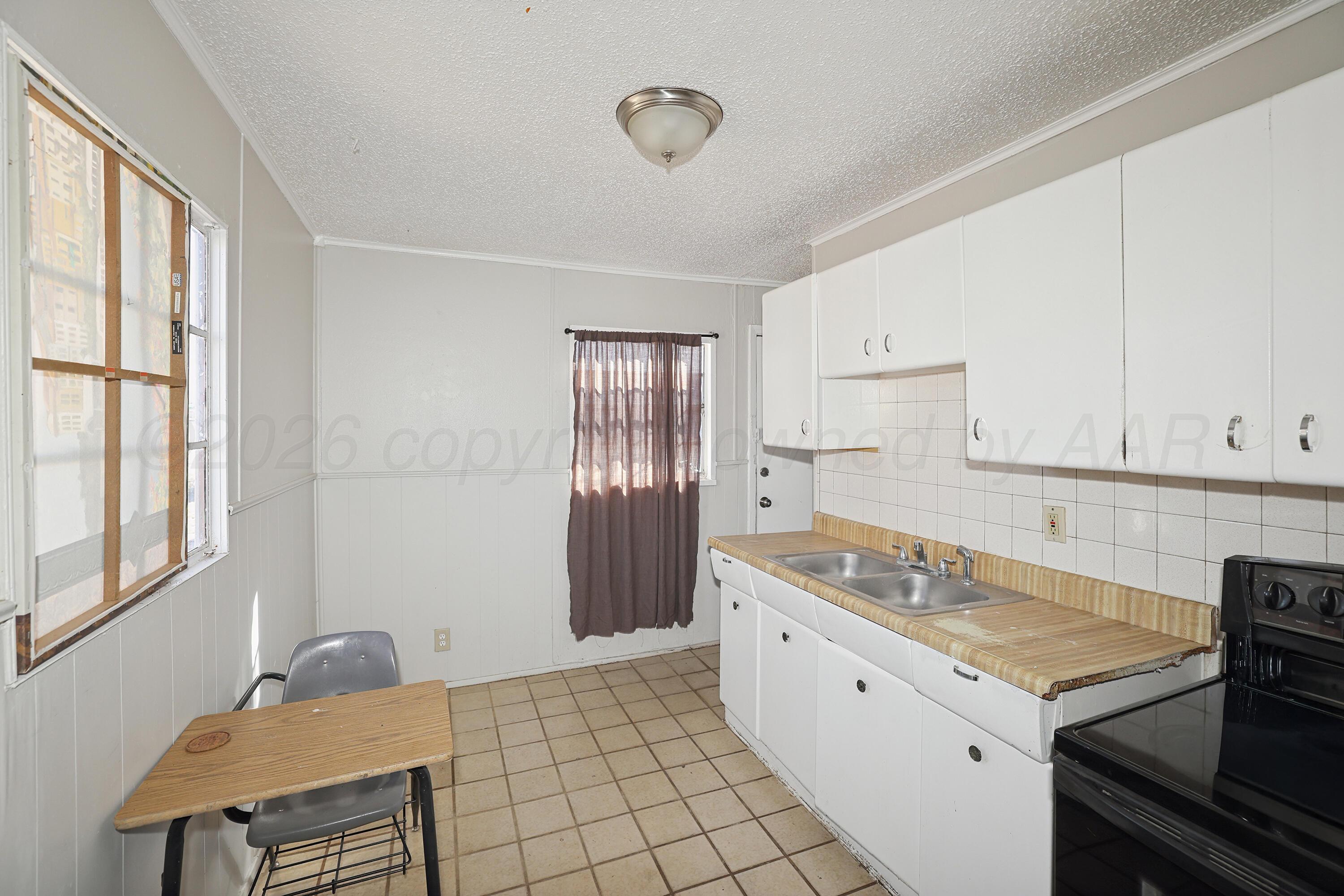 1429 Trigg Street Amarillo, TX 79104 - Photo 8 of 21 8-Kitchen