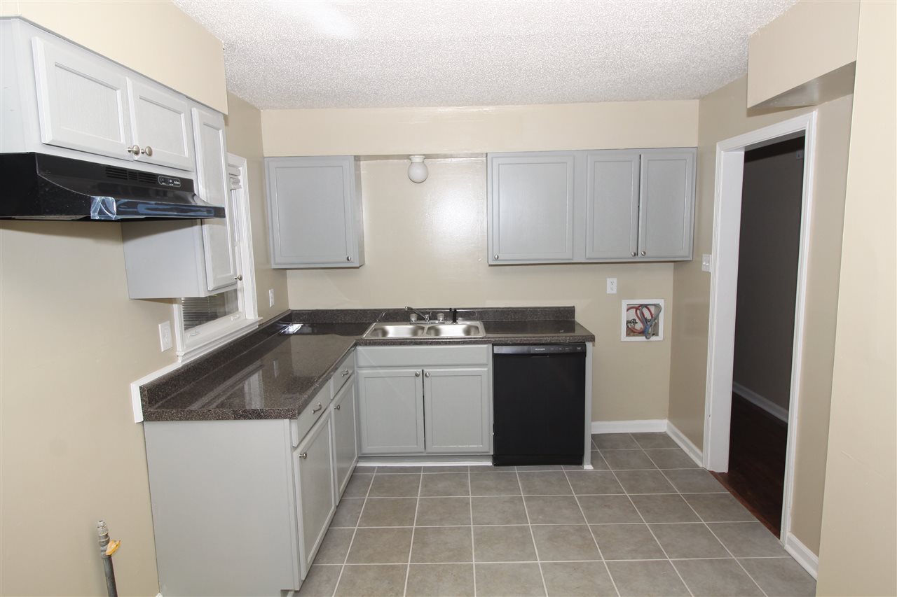 3174 Ladbrook Road Memphis, TN 38118 - Photo 6 of 15