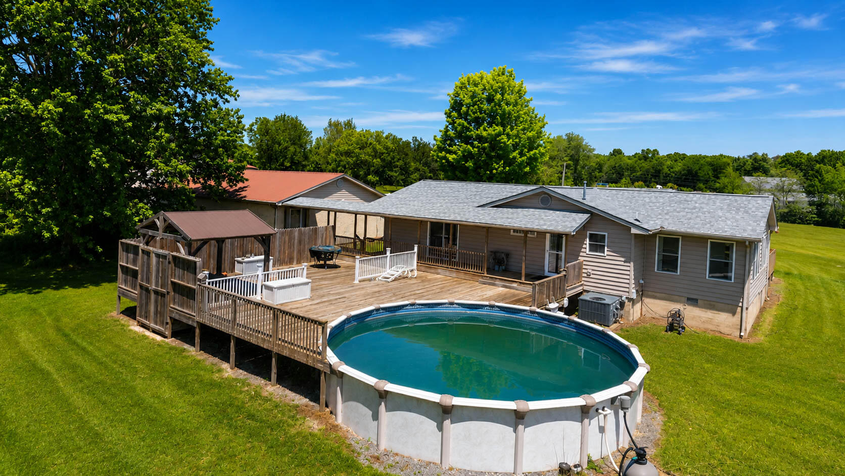 379 Turner Road Crossville, TN 38555 - Photo 7 of 41 Exterior Deck