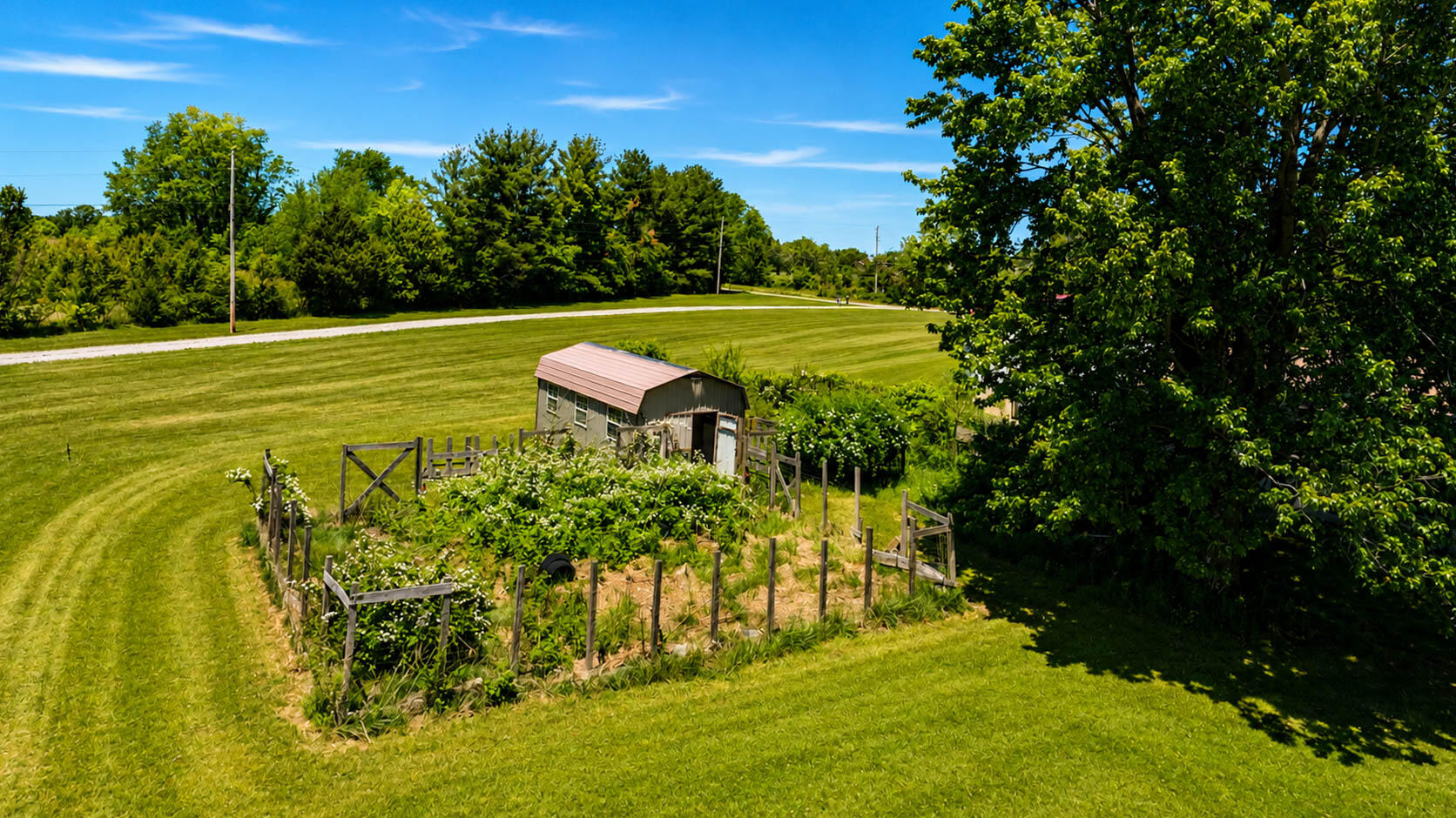 379 Turner Road Crossville, TN 38555 - Photo 8 of 41 Exterior Garden